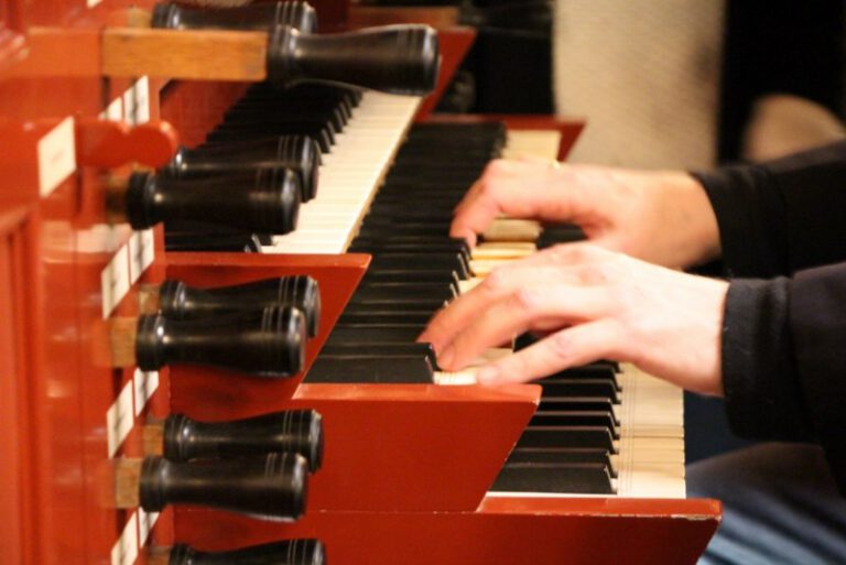 Orgel Spiel 800x534