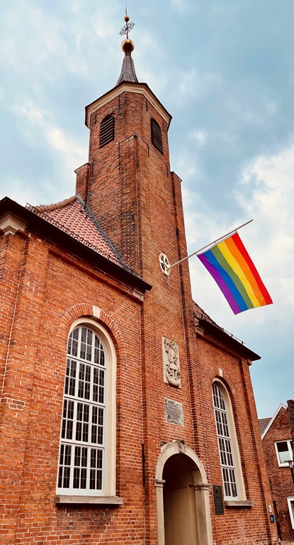 HP Regenbogenfahne St. Michael